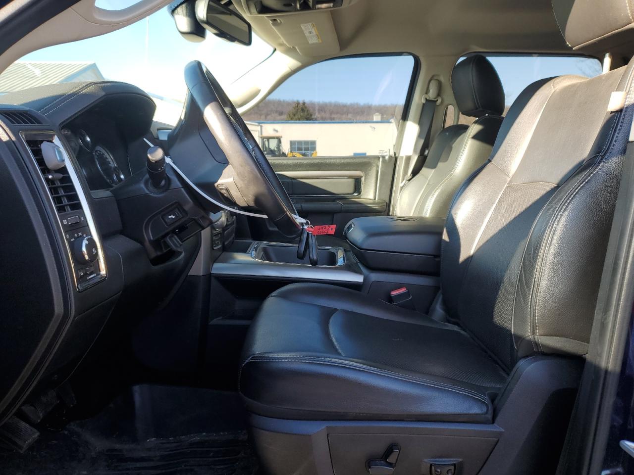 2016 RAM 1500 - Image 7