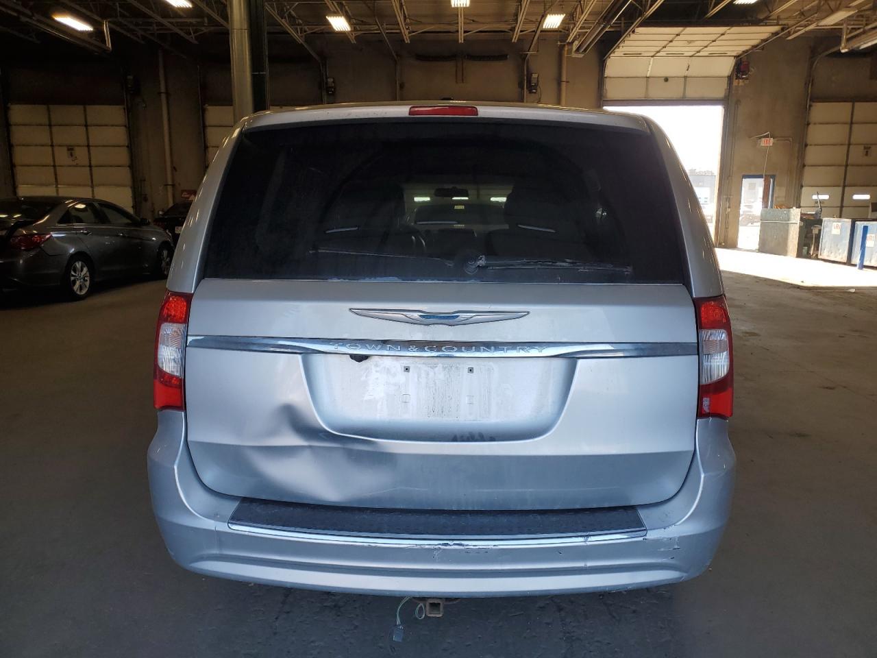 2011 Chrysler Town & Country Touring L VIN: 2A4RR8DG6BR656032 Lot: 82189894