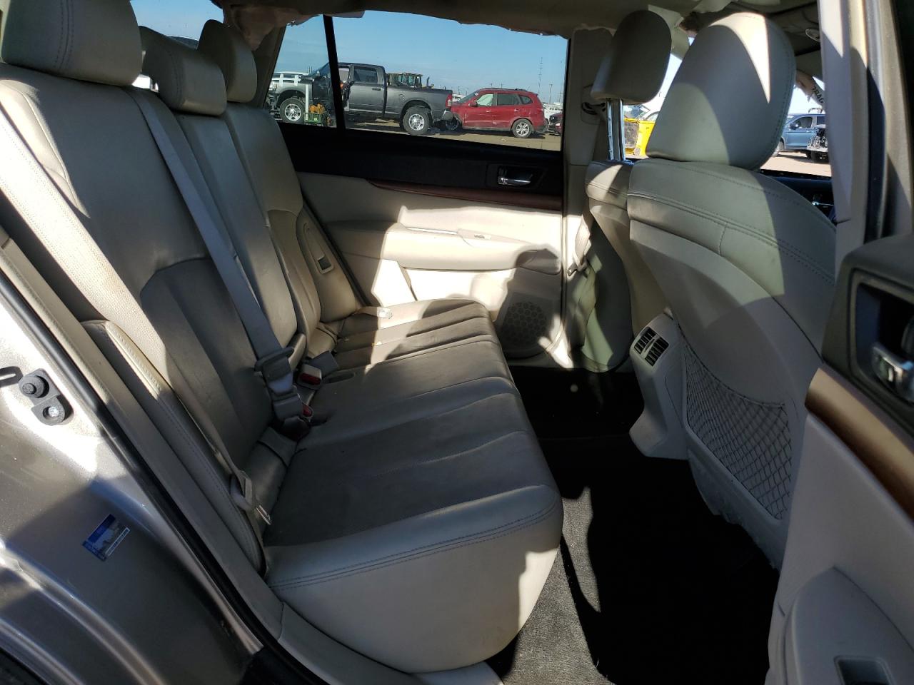 2014 Subaru Outback - Image 11