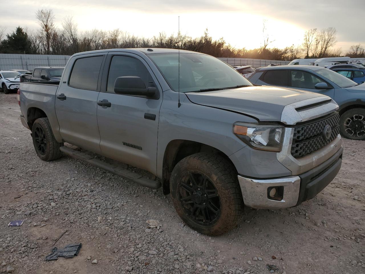 VIN 5TFDW5F17KX869878 2019 TOYOTA TUNDRA no.4