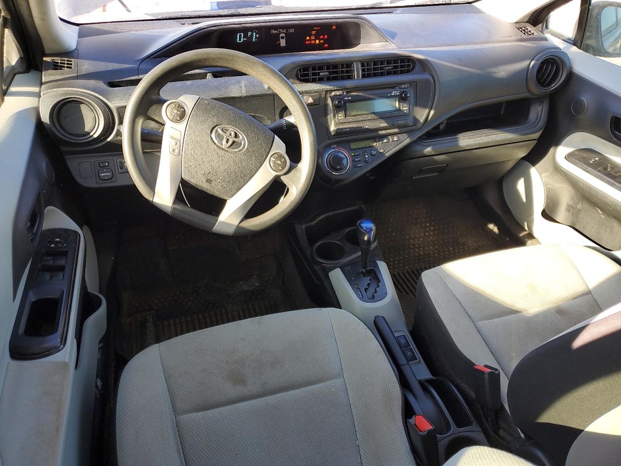 VIN JTDKDTB36E1570379 2014 TOYOTA PRIUS no.8