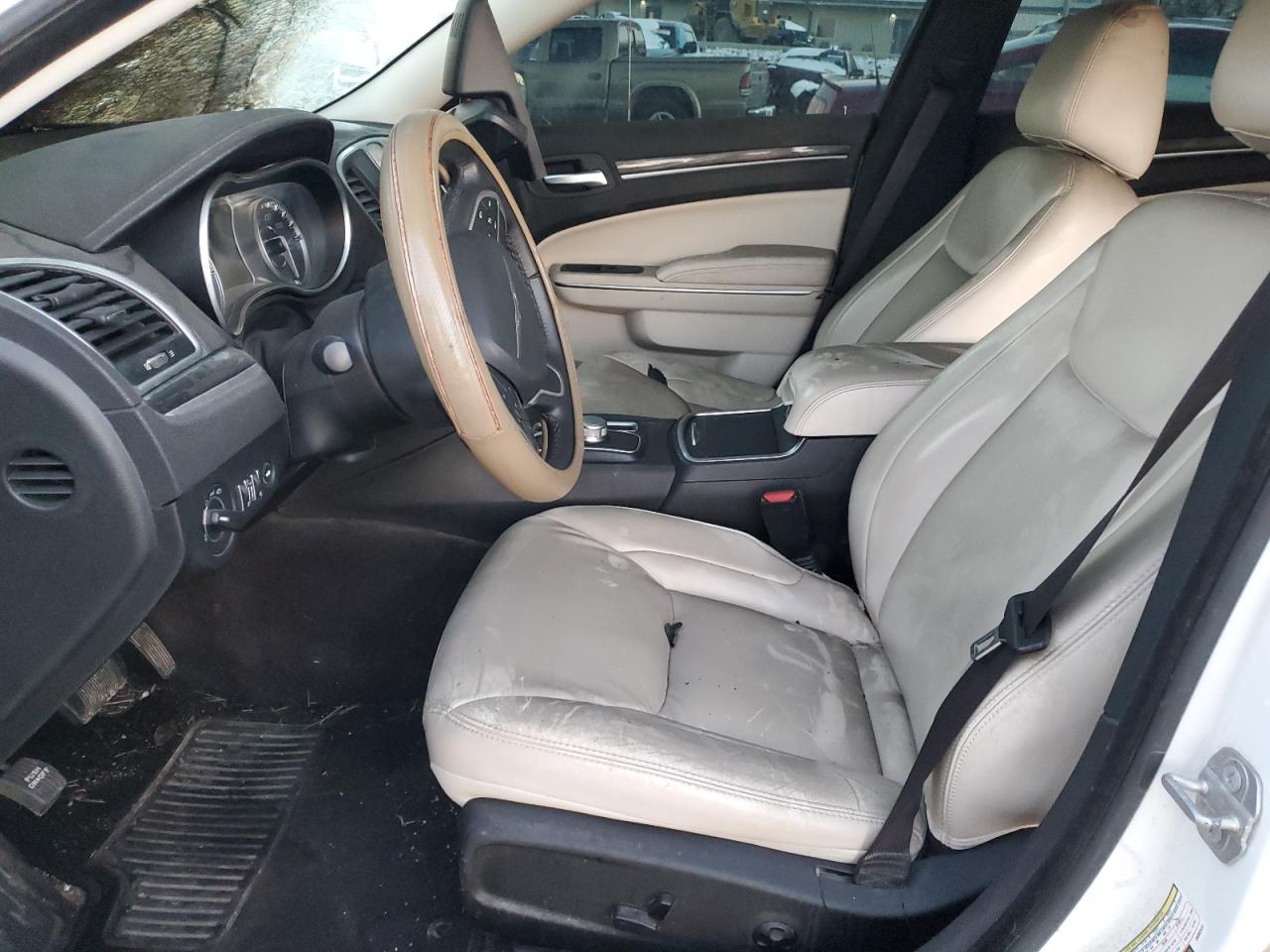 2018 Chrysler 300 - Image 7