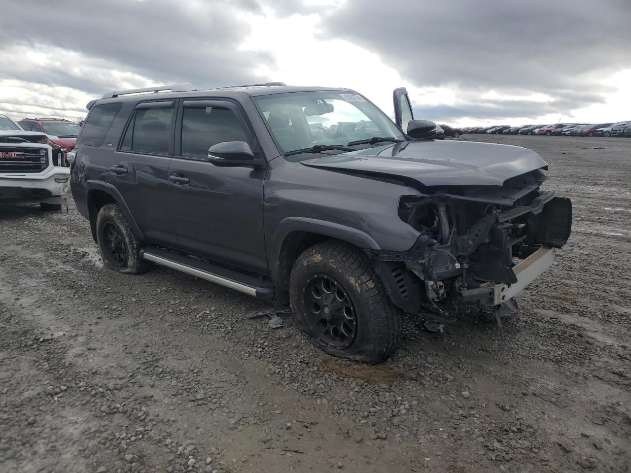 VIN JTEBU5JR3E5198814 2014 TOYOTA 4RUNNER no.4