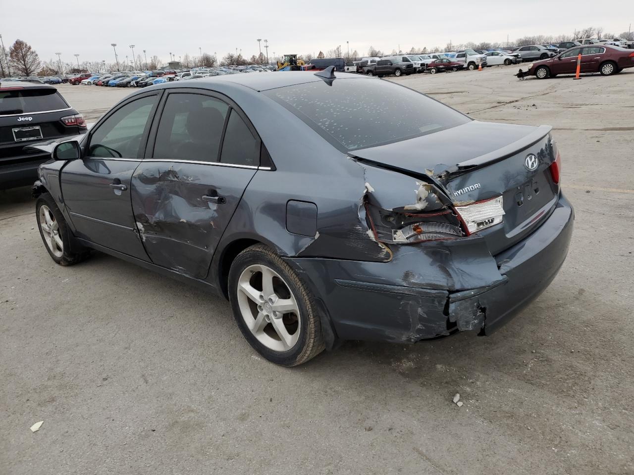 2009 Hyundai Sonata - Image 2