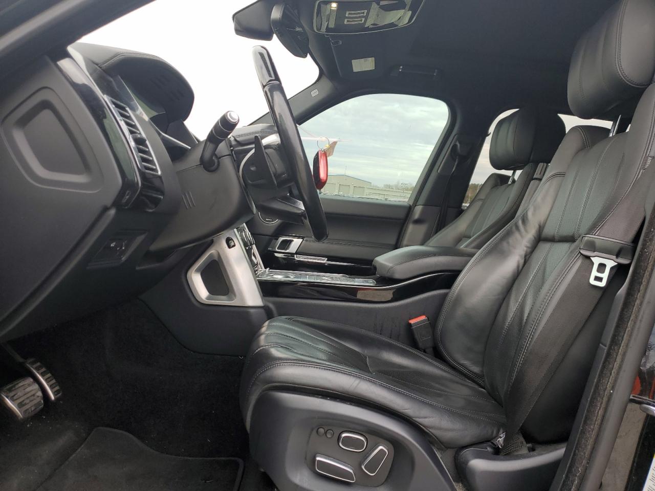 2015 Land Rover Range Rover - Image 7