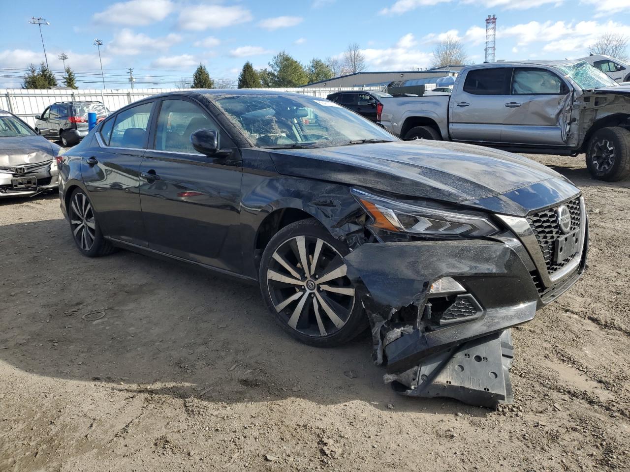 2020 Nissan Altima - Image 4