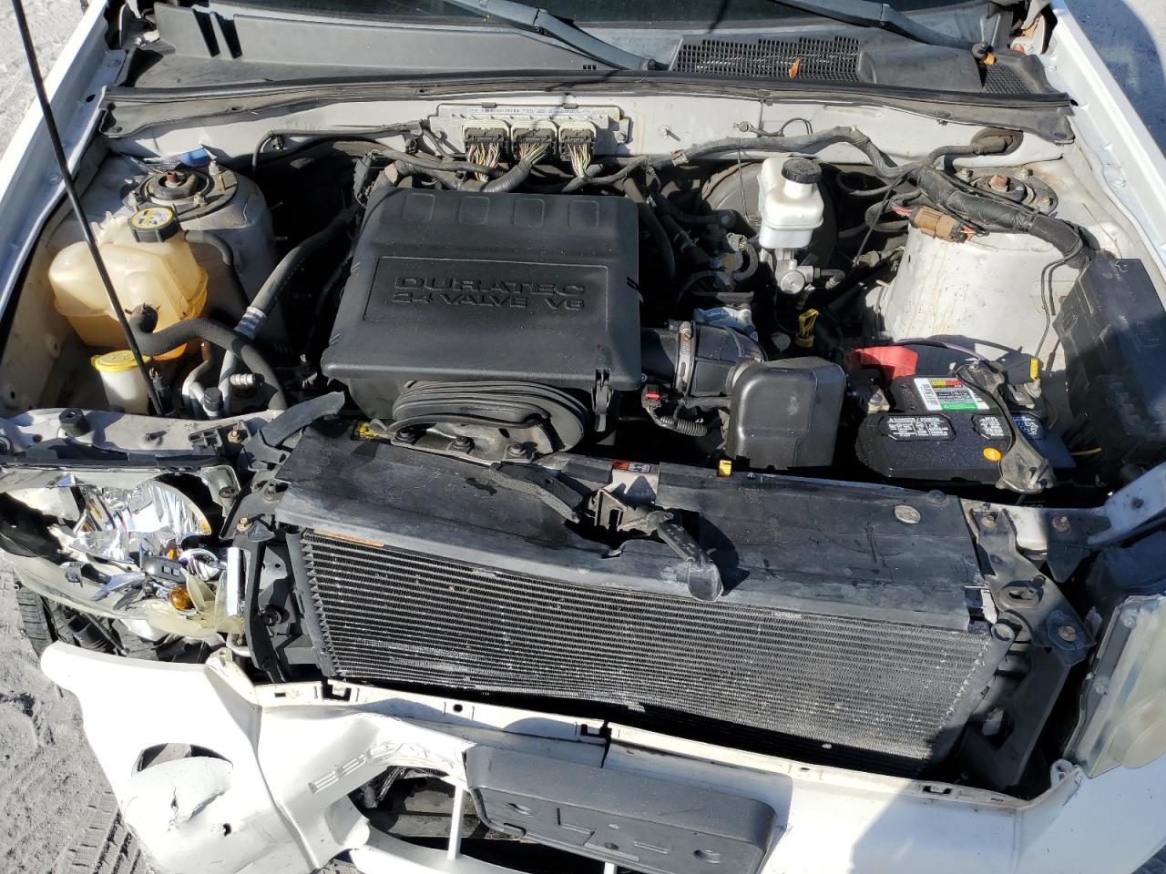 2010 Ford Escape - Image 12