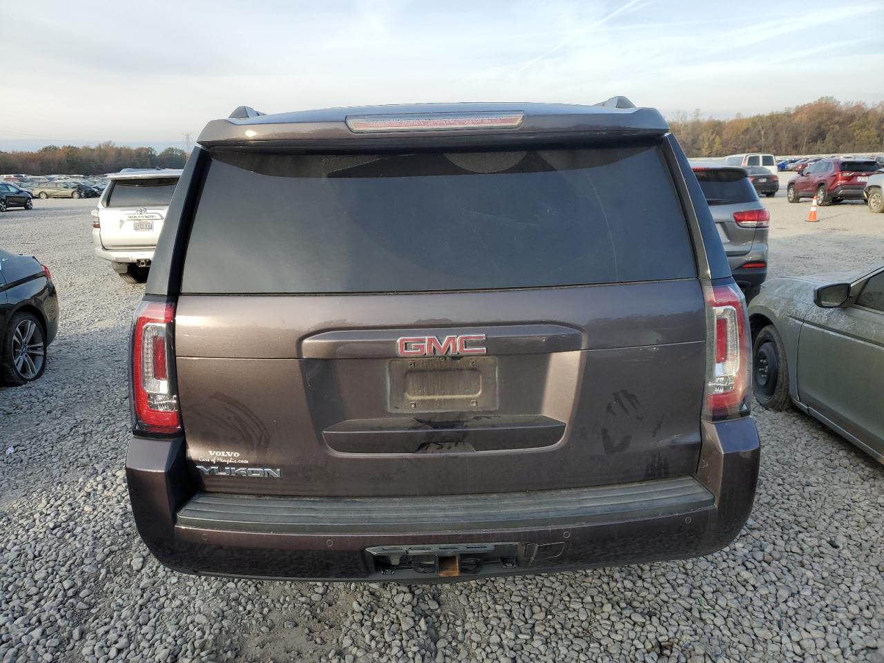 2016 GMC Yukon - Image 6
