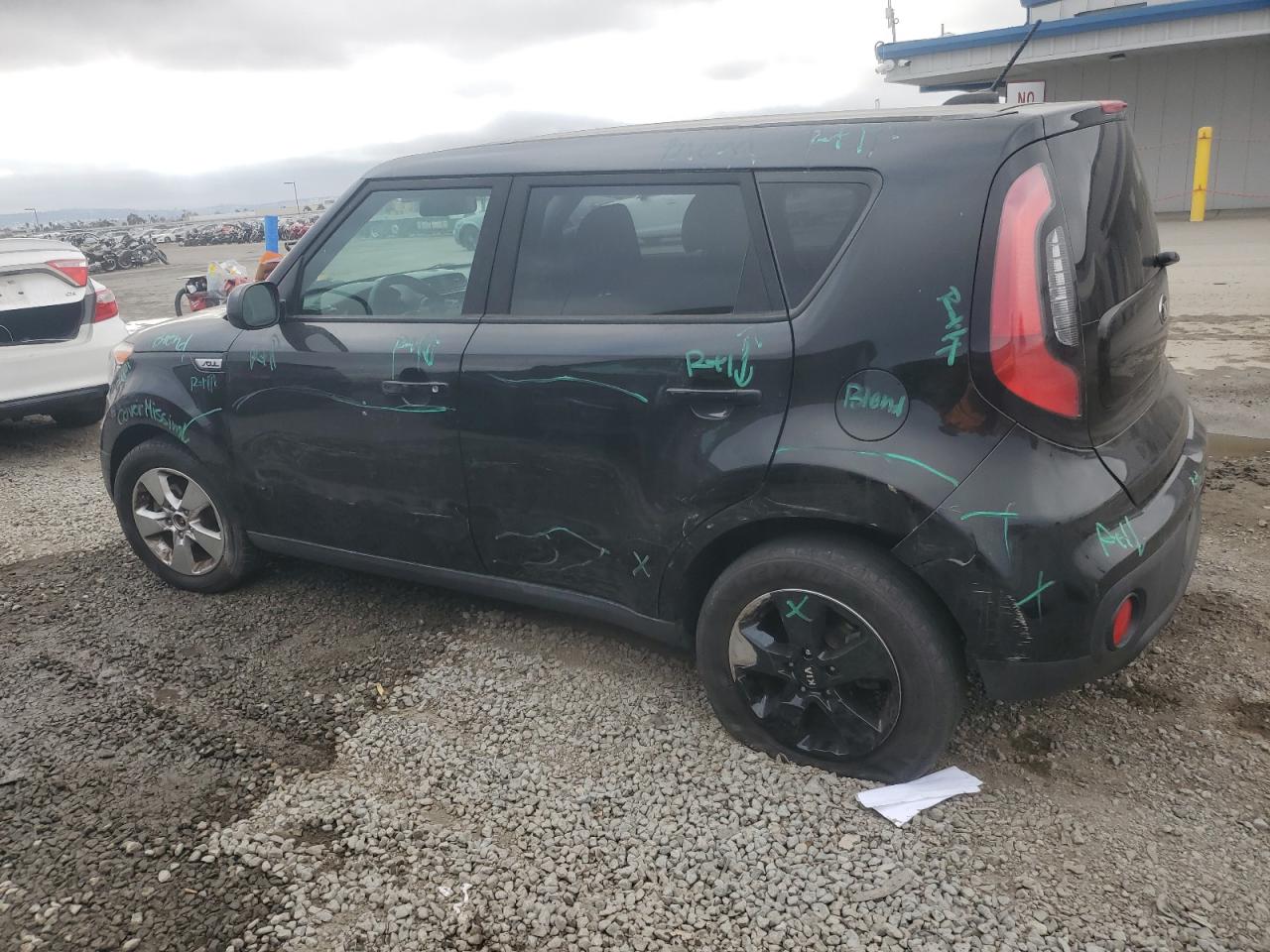 VIN KNDJN2A26J7892328 2018 KIA SOUL no.2