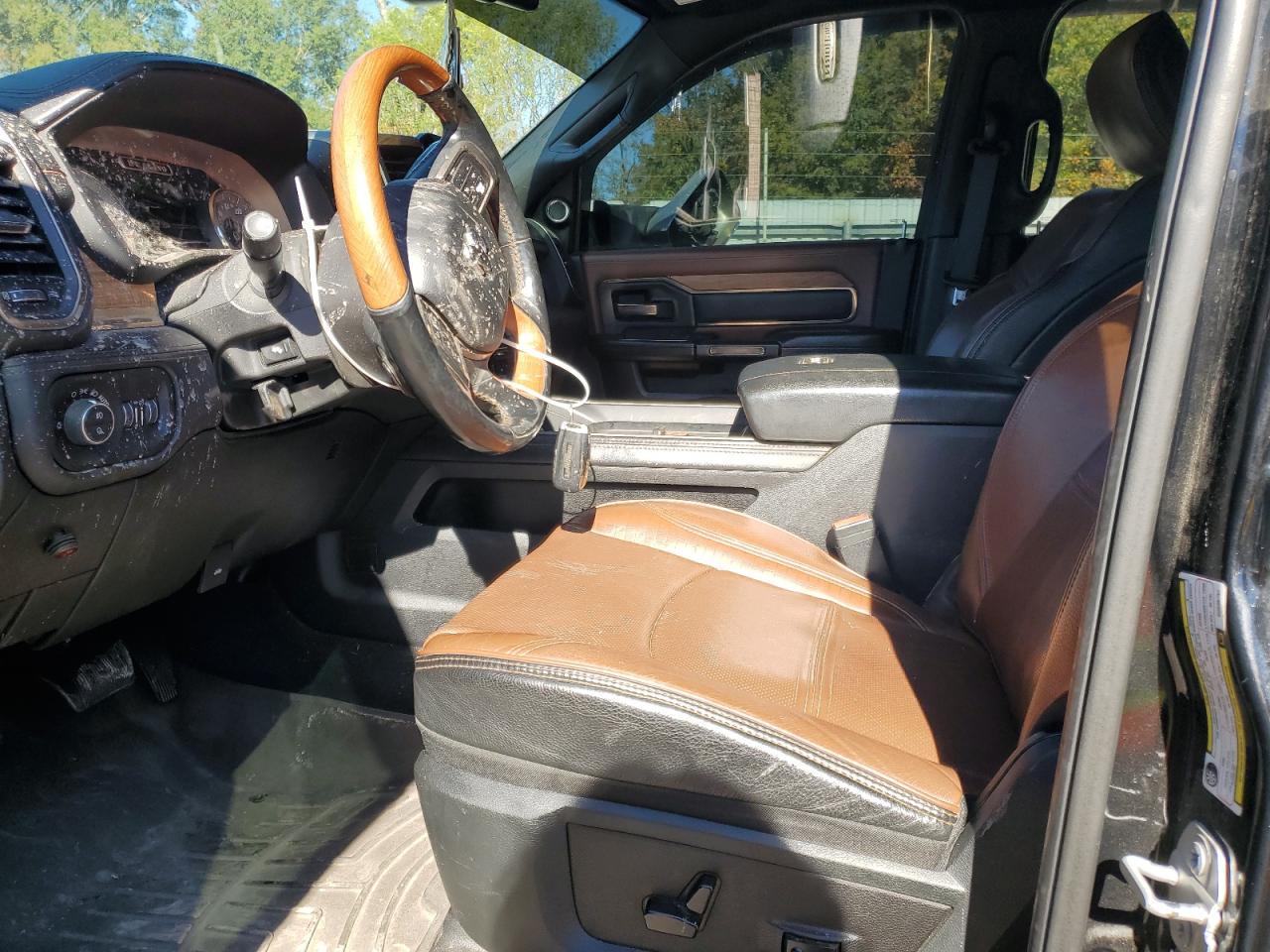 2019 RAM 3500 - Image 7