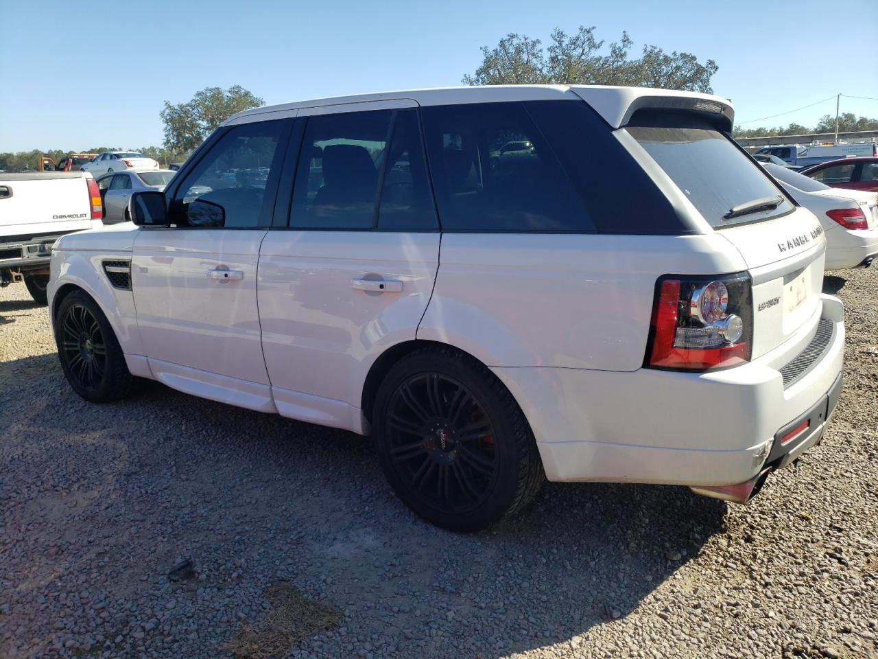 2013 Land Rover Range Rover - Image 2