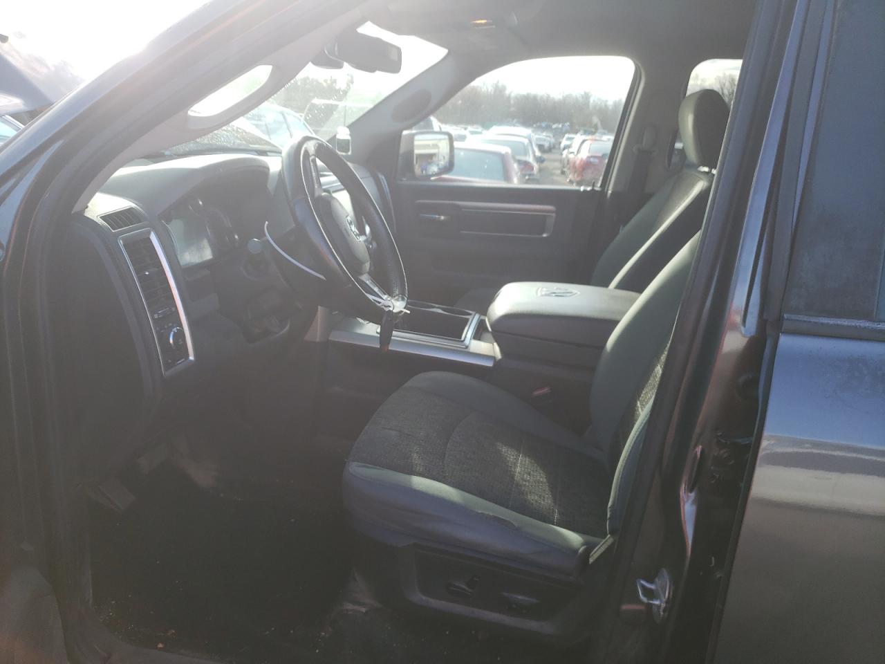 2015 RAM 1500 - Image 7