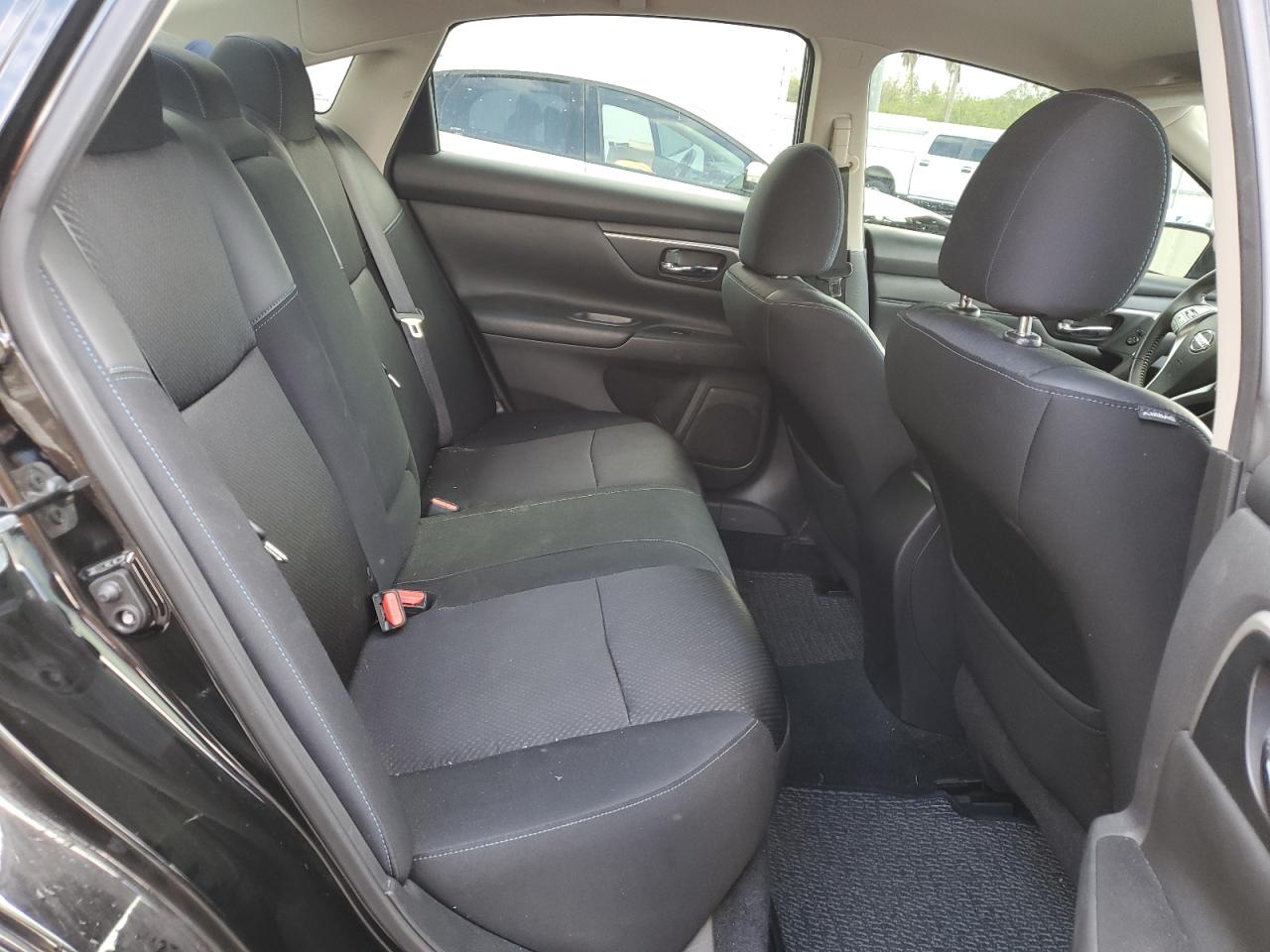2017 Nissan Altima - Image 10