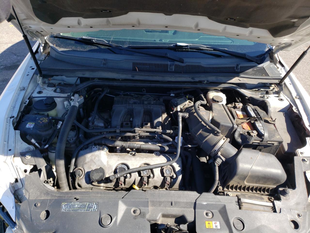 2011 Ford Taurus - Image 11