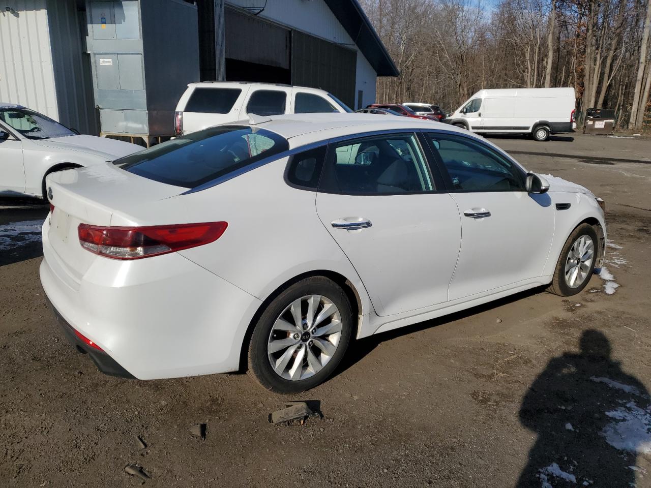 VIN 5XXGT4L35HG124018 2017 KIA OPTIMA no.3