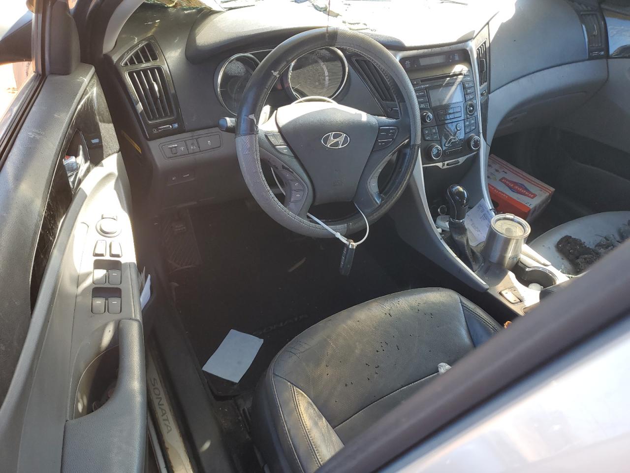 2012 Hyundai Sonata - Image 8