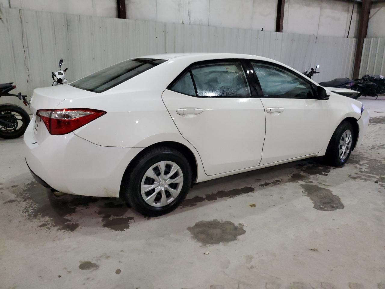 VIN 5YFBURHE9GP536818 2016 TOYOTA COROLLA no.3