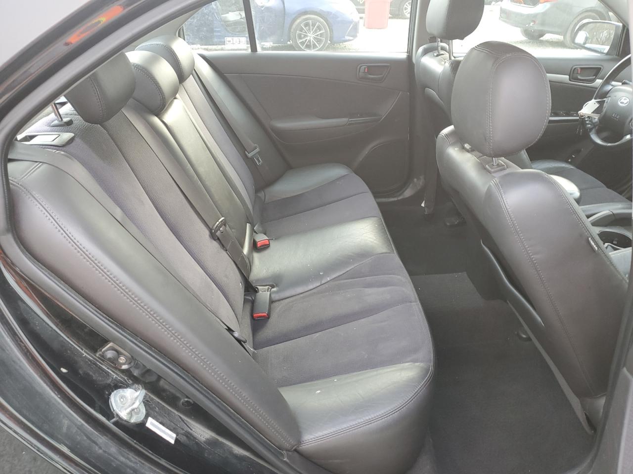 2009 Hyundai Sonata - Image 10