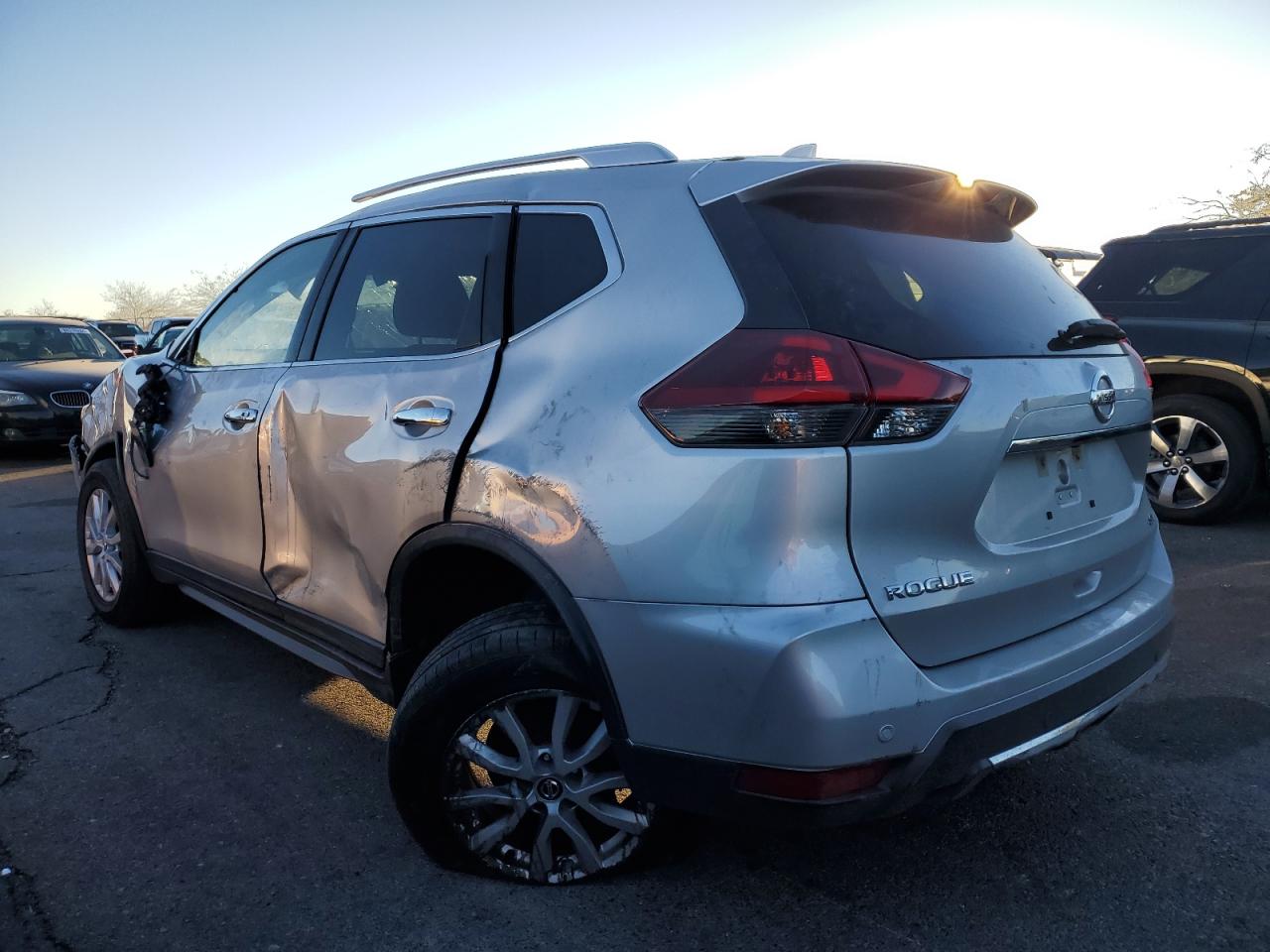 2019 Nissan Rogue - Image 2