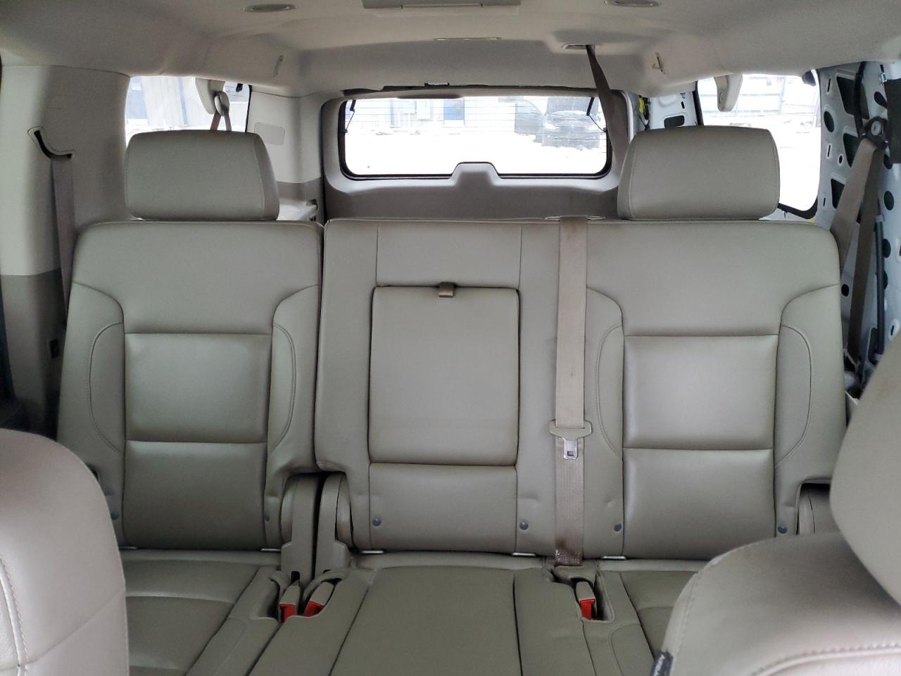 2015 Chevrolet Suburban - Image 10