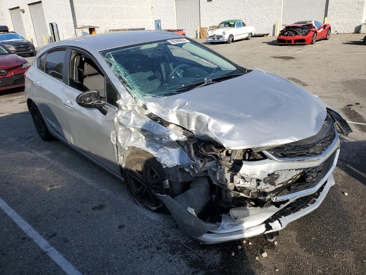 2018 Chevrolet Cruze - Image 4