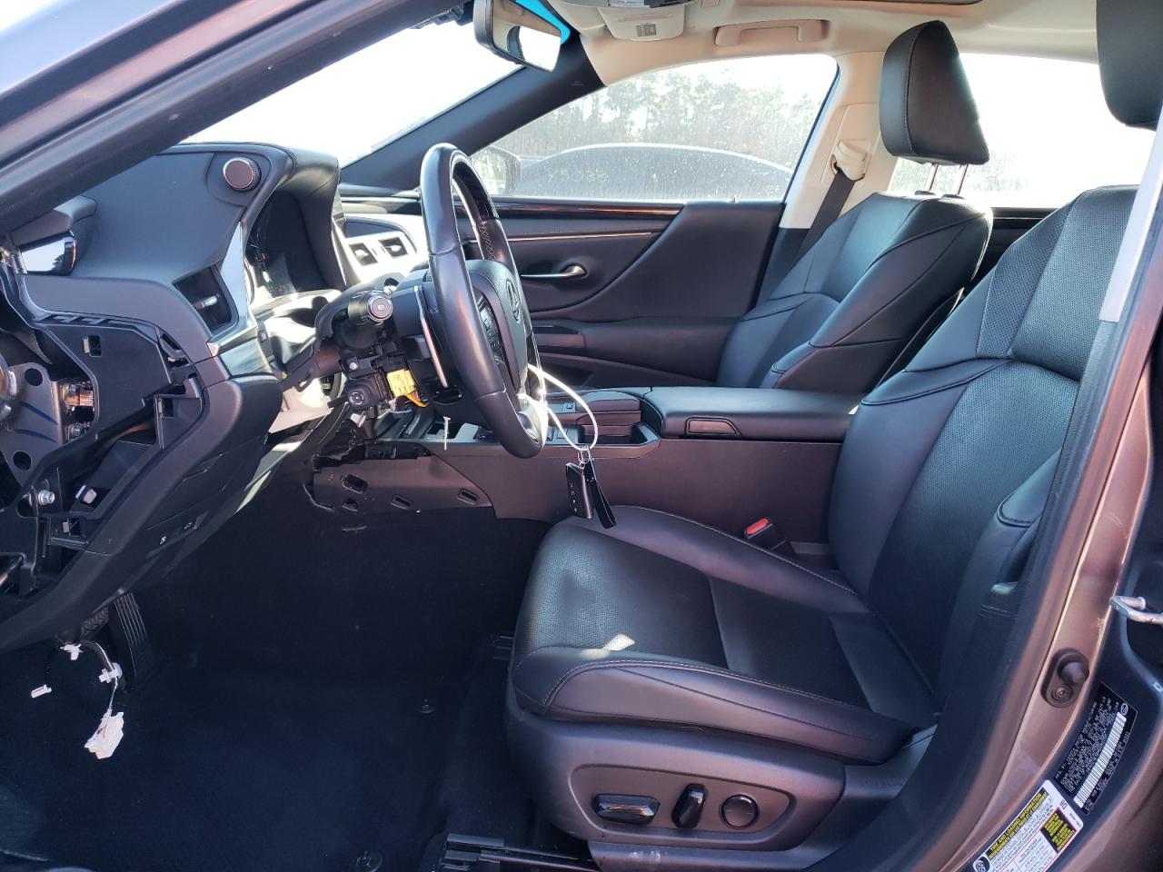 2021 Lexus ES - Image 7