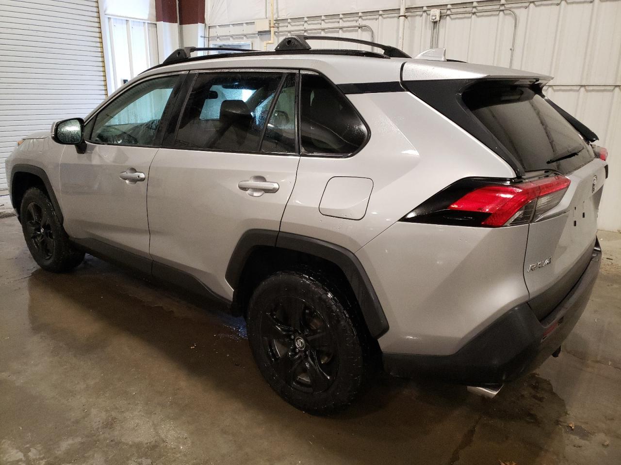2019 Toyota RAV 4 - Image 2