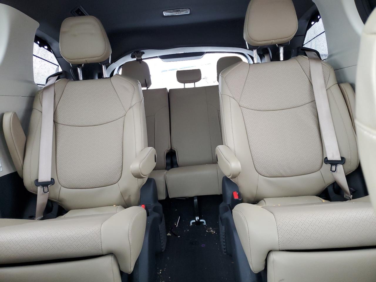 2022 Toyota Sienna - Image 11
