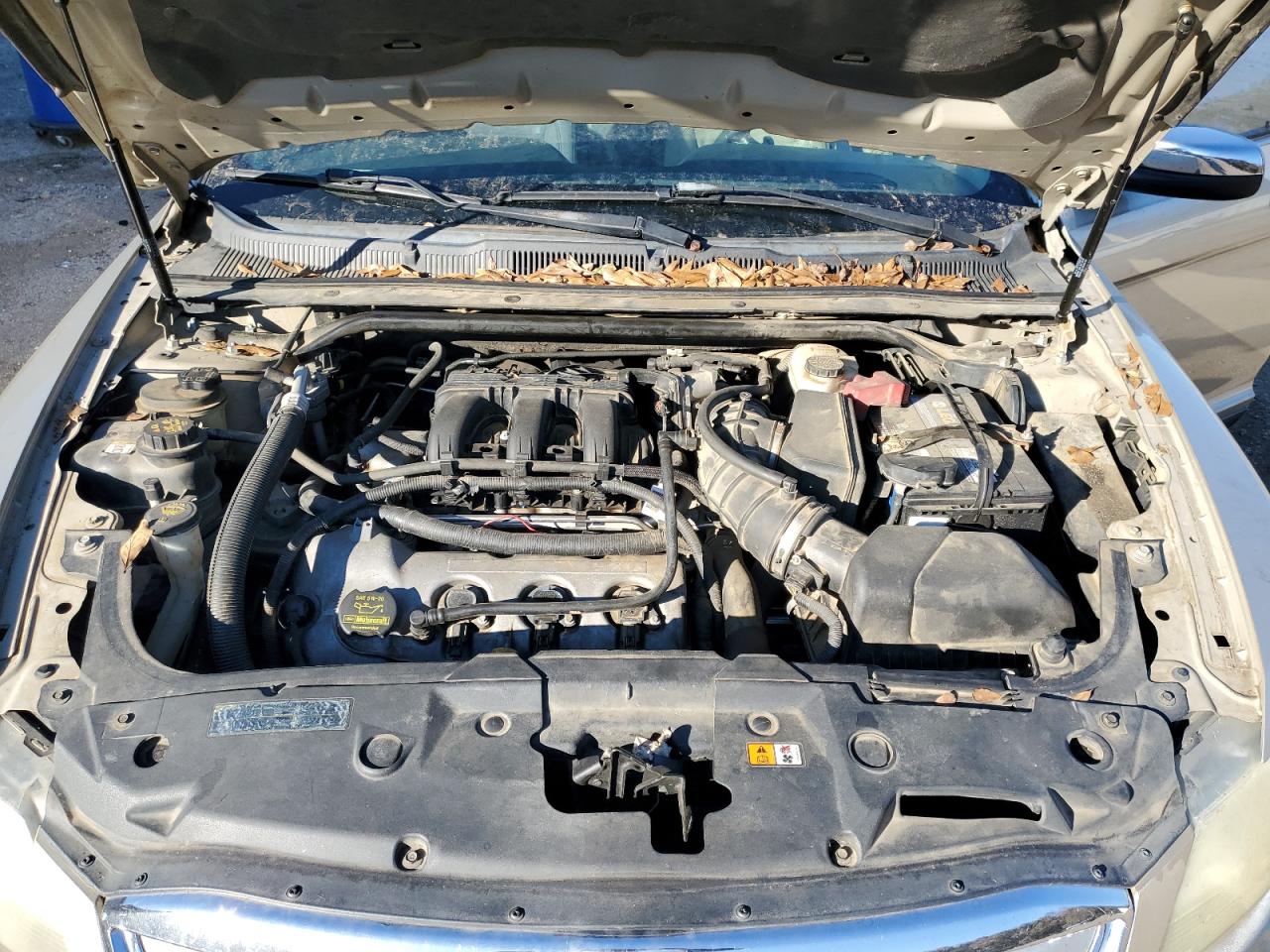 2010 Ford Taurus - Image 11