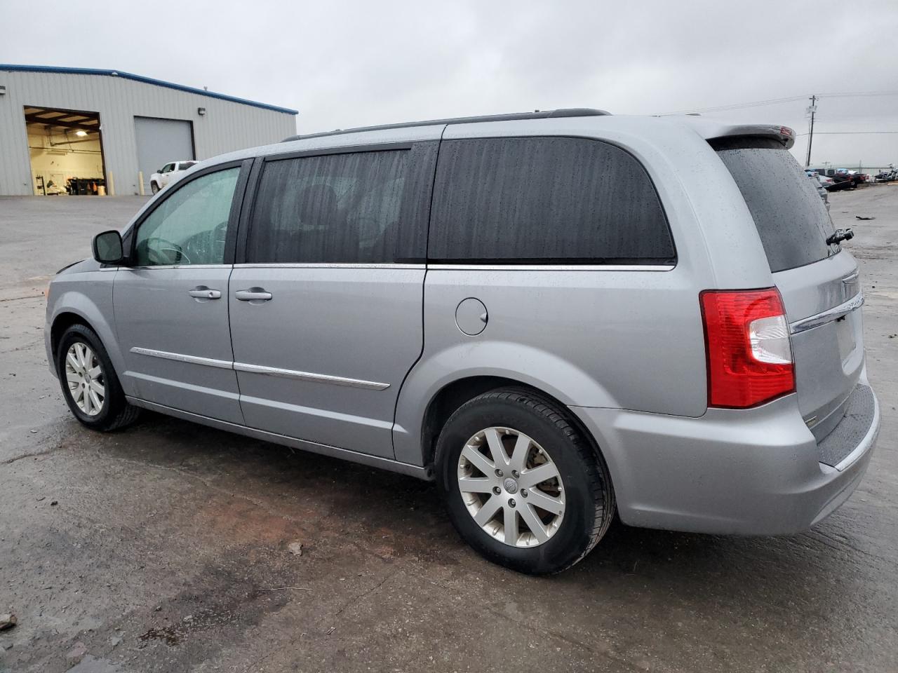 2015 Chrysler Town & Country - Image 2
