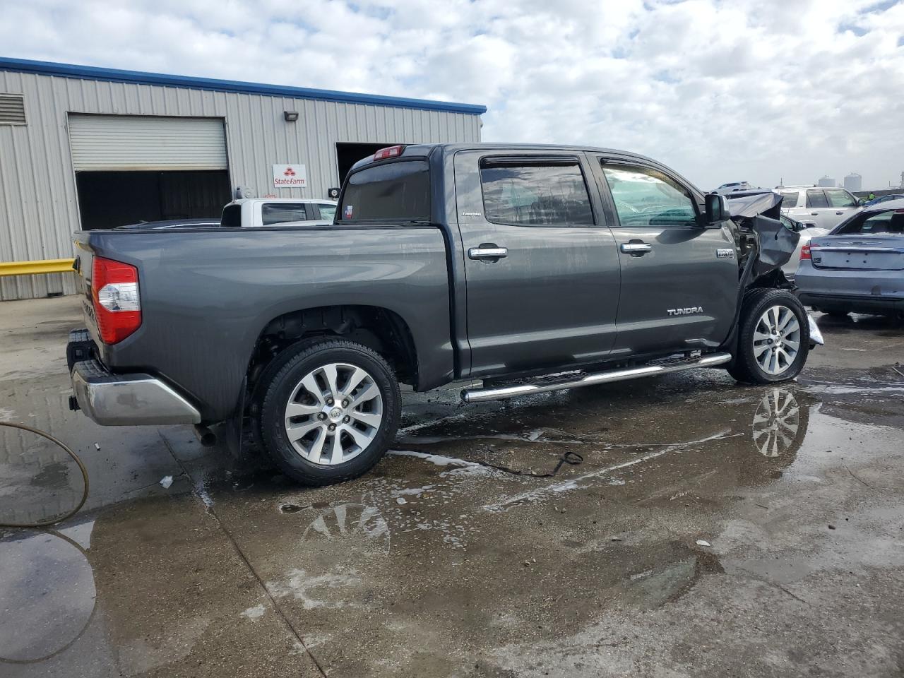 VIN 5TFFW5F12HX217042 2017 TOYOTA TUNDRA no.3