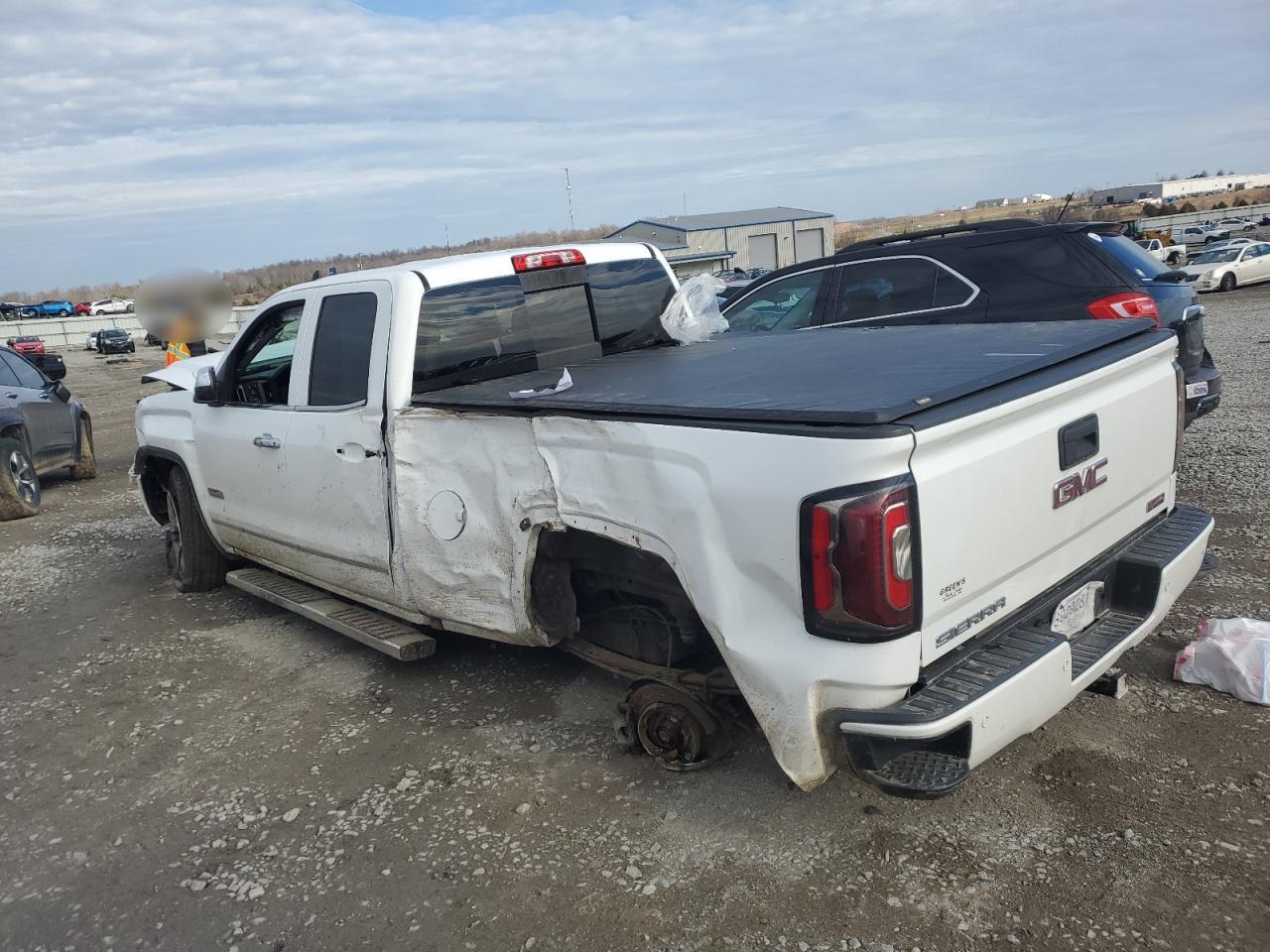 2016 GMC Sierra - Image 2