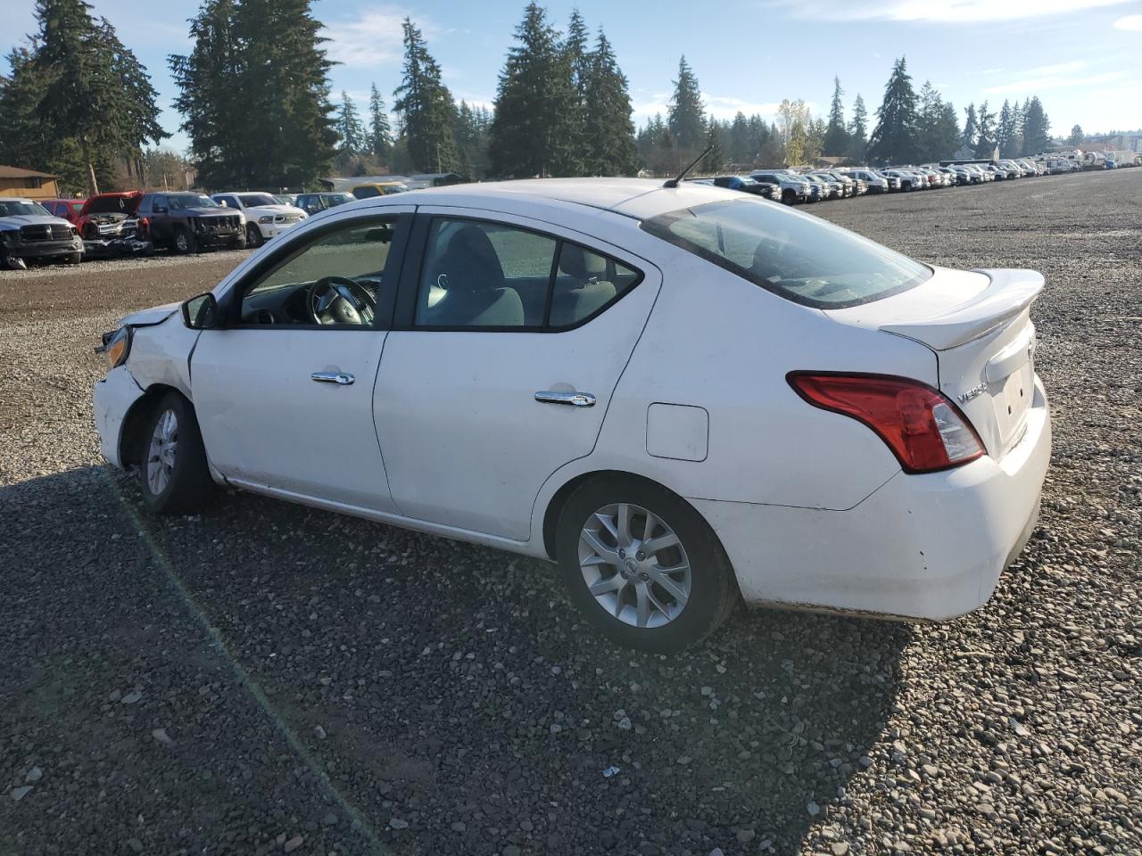 VIN 3N1CN7APXJL882241 2018 NISSAN VERSA no.2