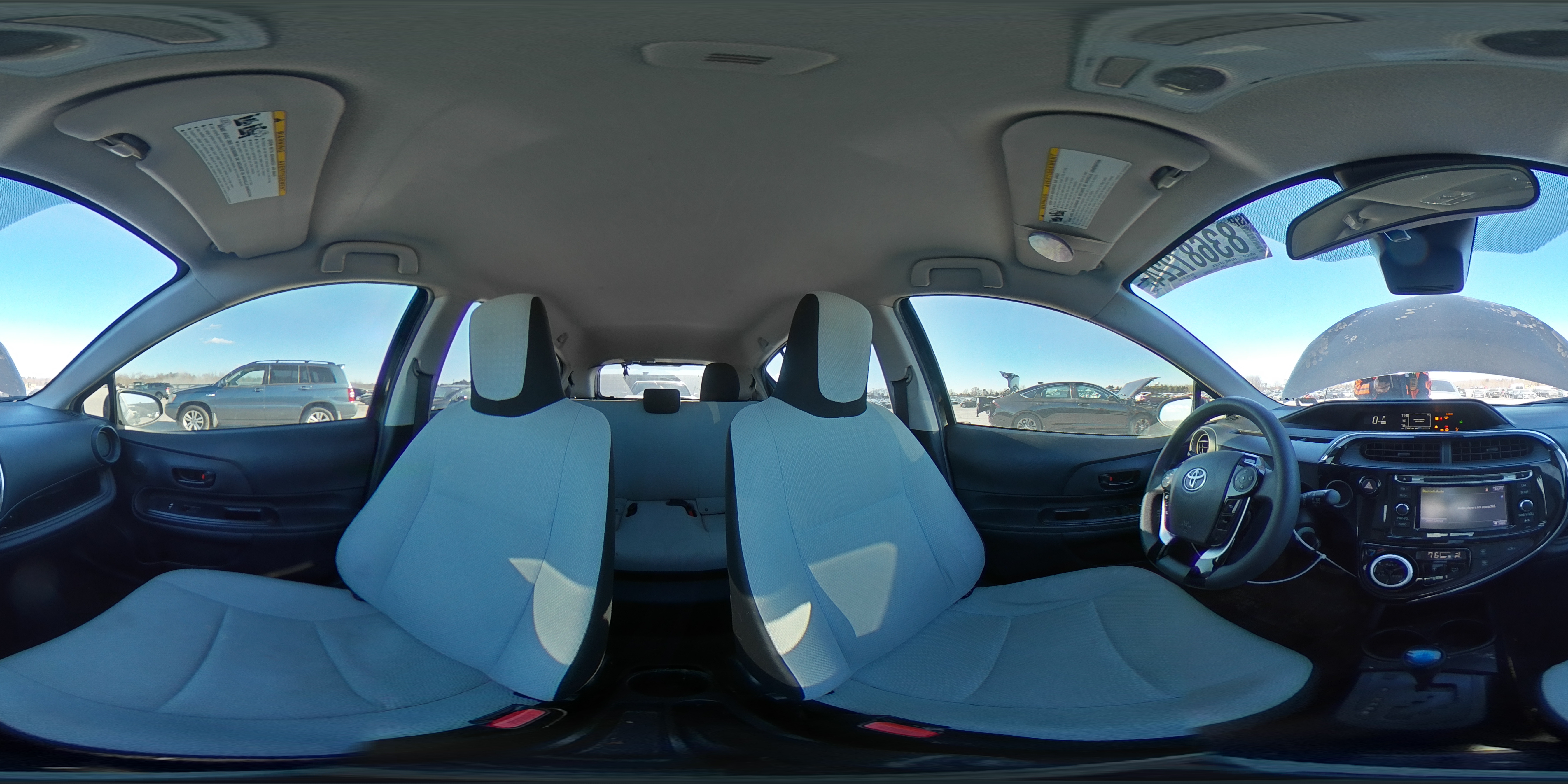 2018 Toyota Prius - Image 13
