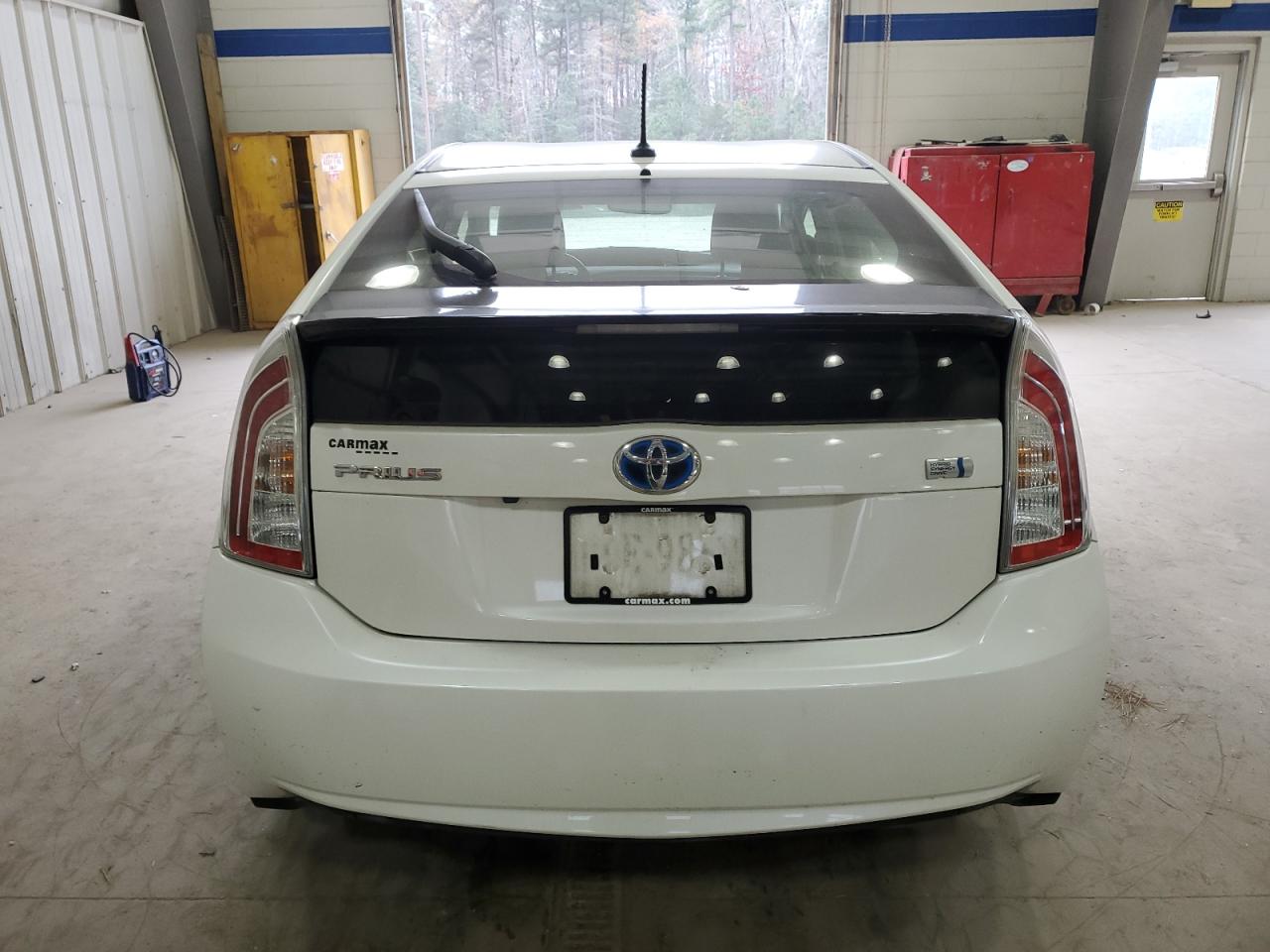 2013 Toyota Prius - Image 6