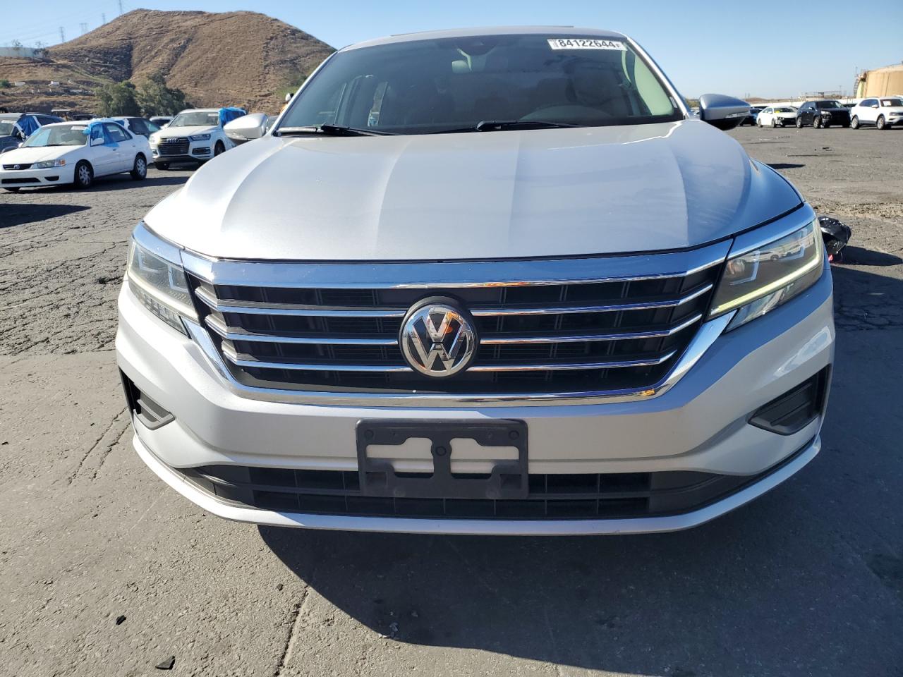2020 Volkswagen Passat - Image 5