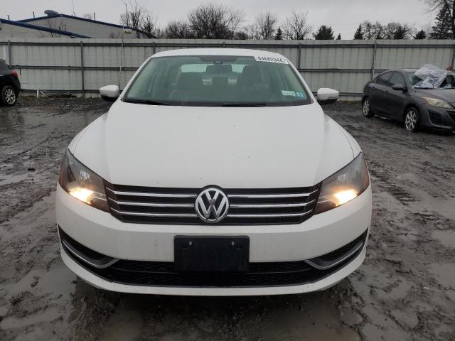  VOLKSWAGEN PASSAT 2013 White