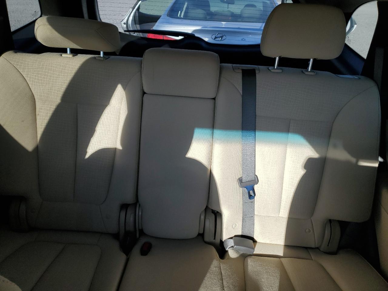 2011 Hyundai Santa Fe - Image 10