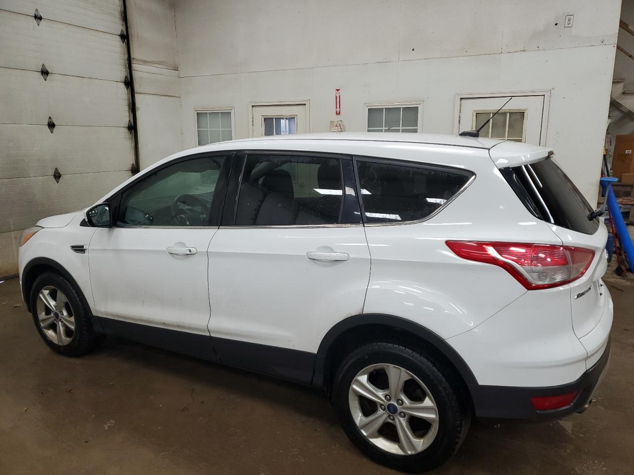 VIN 1FMCU0GX0FUA40516 2015 FORD ESCAPE no.2