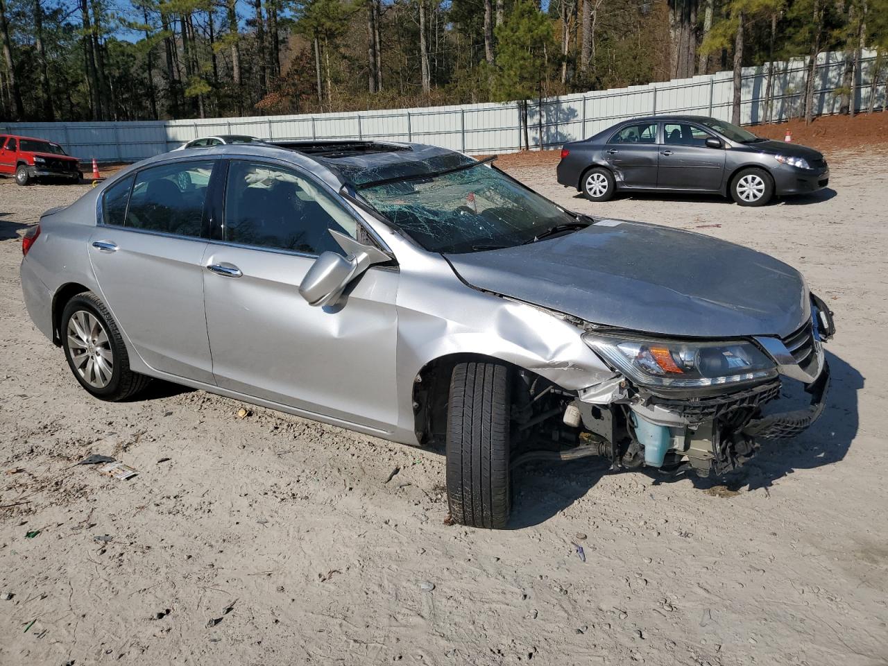 VIN 1HGCR3F87FA001183 2015 HONDA ACCORD no.4