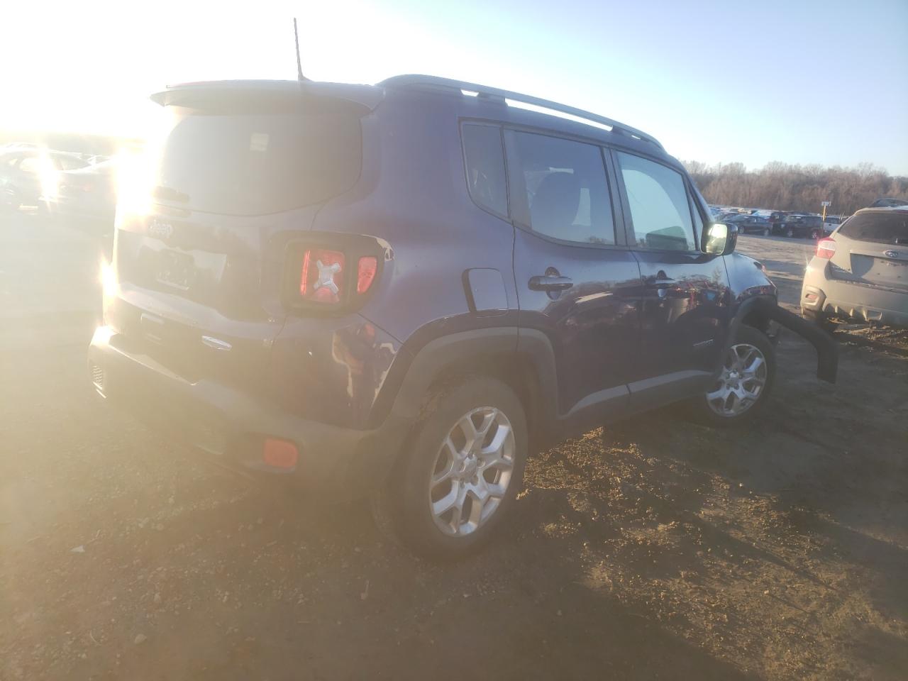 2018 Jeep Renegade - Image 3