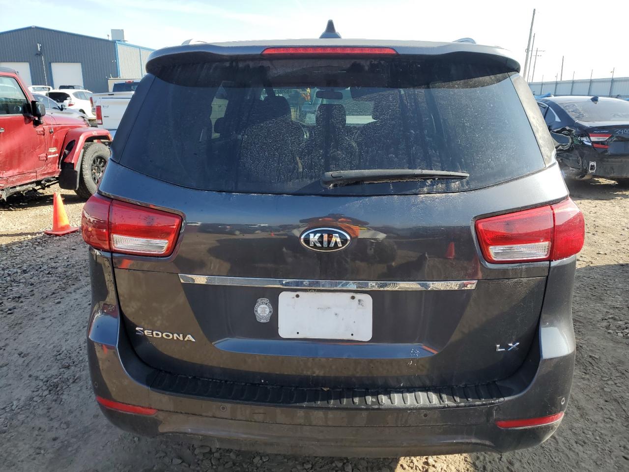 2017 Kia Sedona - Image 6
