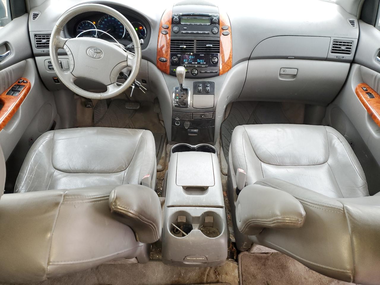 2009 Toyota Sienna - Image 8