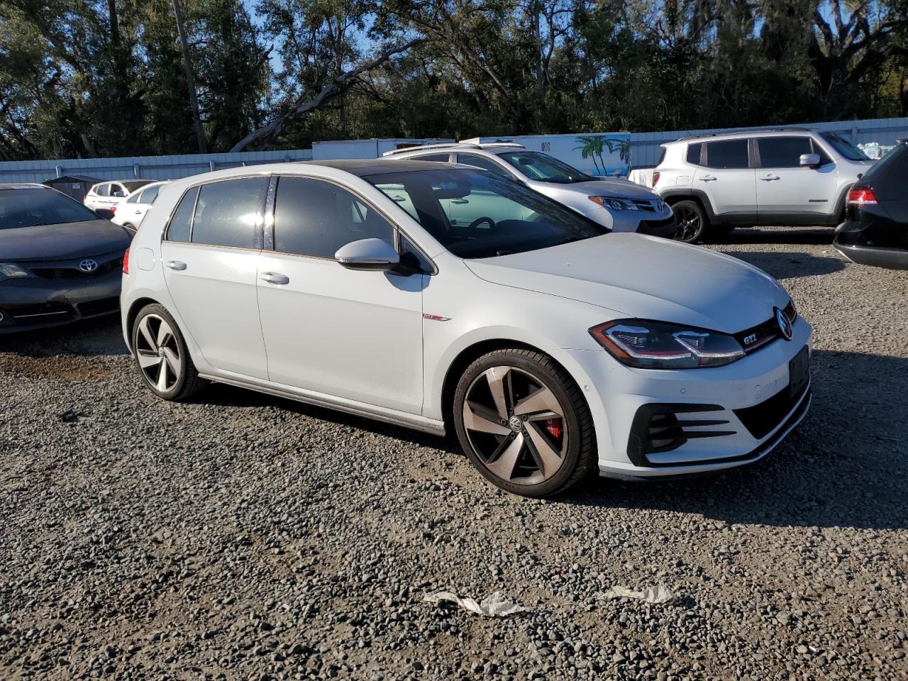 2018 Volkswagen GTI - Image 4