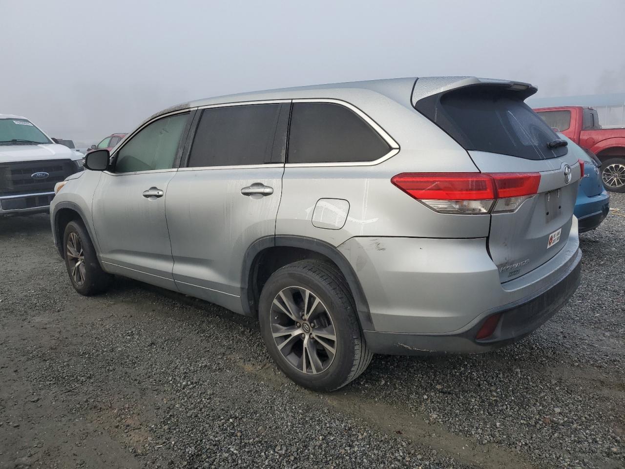 2018 Toyota Highlander - Image 2