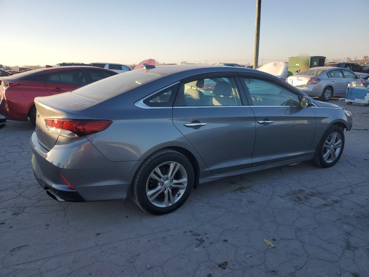 2018 Hyundai Sonata - Image 3