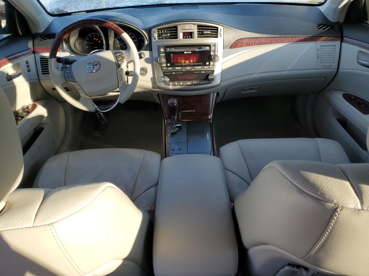 2012 Toyota Avalon - Image 8