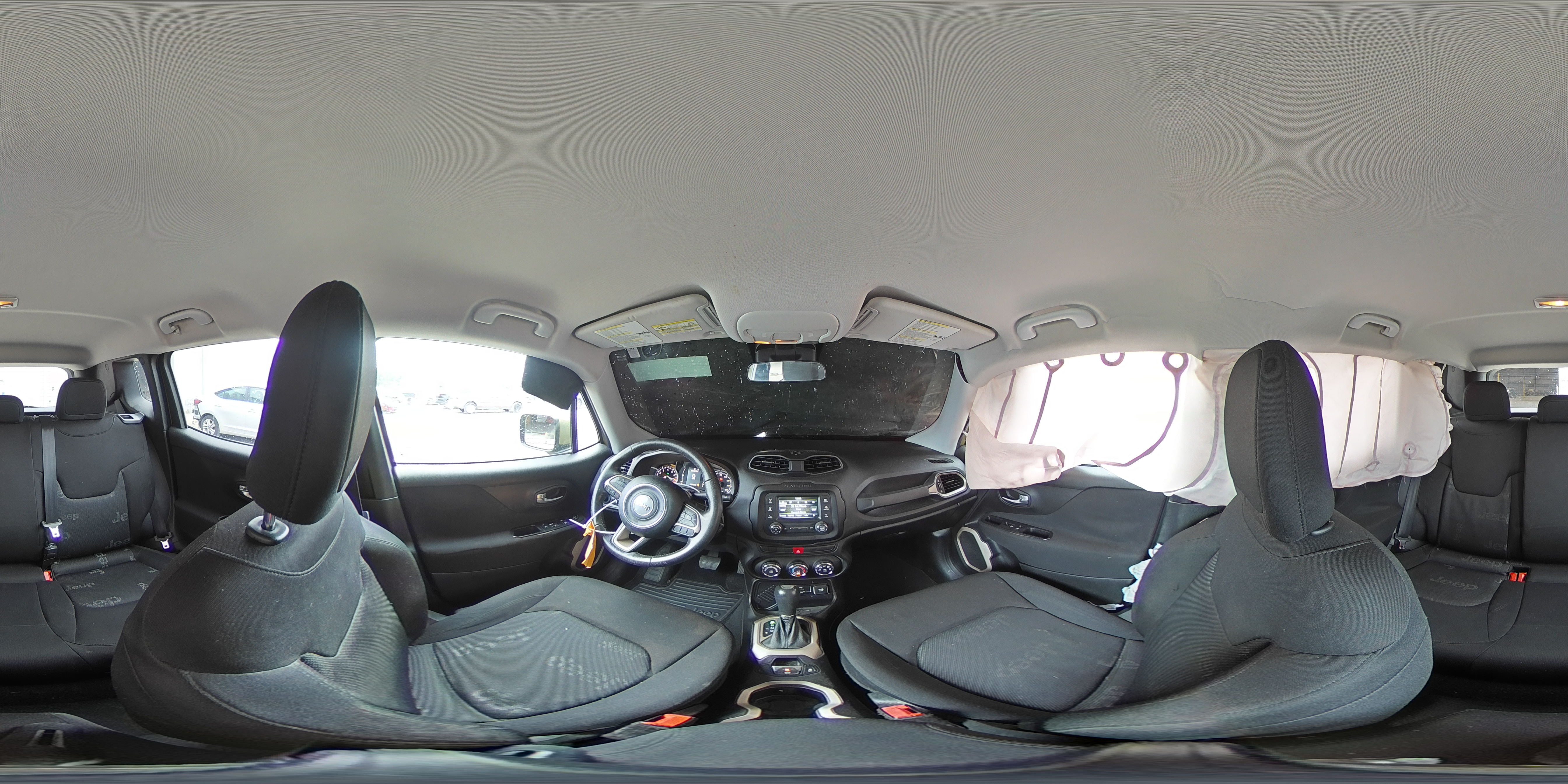 2015 Jeep Renegade - Image 14