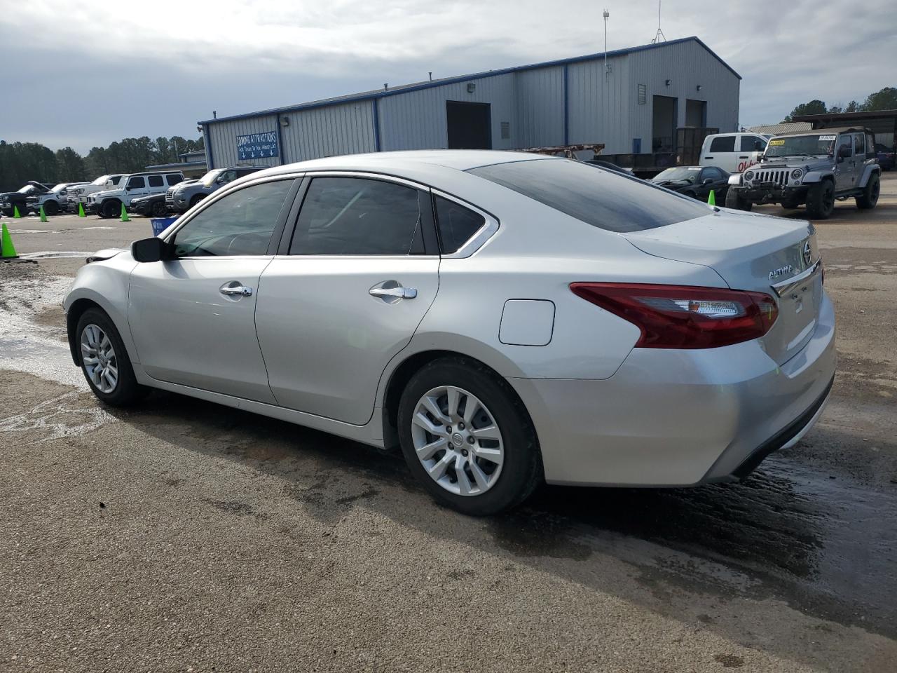 2018 Nissan Altima - Image 2