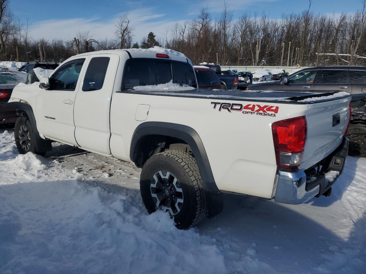 VIN 5TFSZ5AN2HX078286 2017 TOYOTA TACOMA no.2